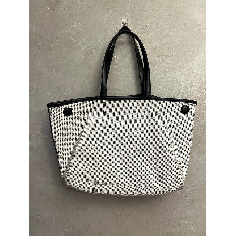 Tory Burch Lonnie Large Perforated Canvas Mesh Logo Tote Bag White Black - Picture 4 of 12